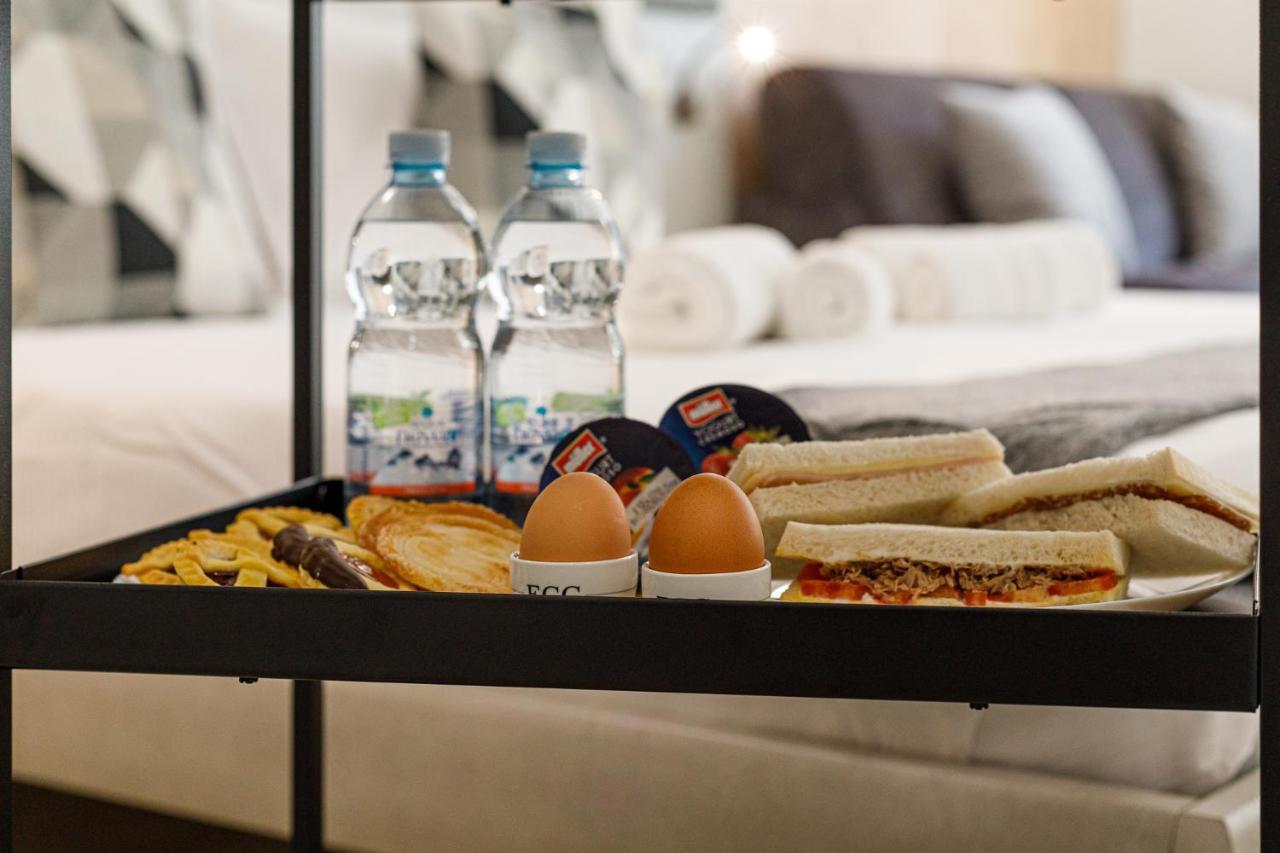 Erreggi Luxury Rooms Rome Bagian luar foto